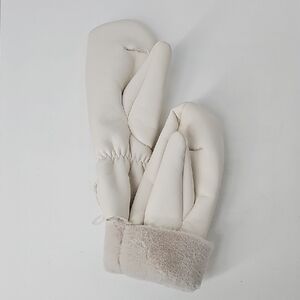 Express Cream Faux Leather Mittens w Fur Lining Winter Cozy Warm Coquette Dainty